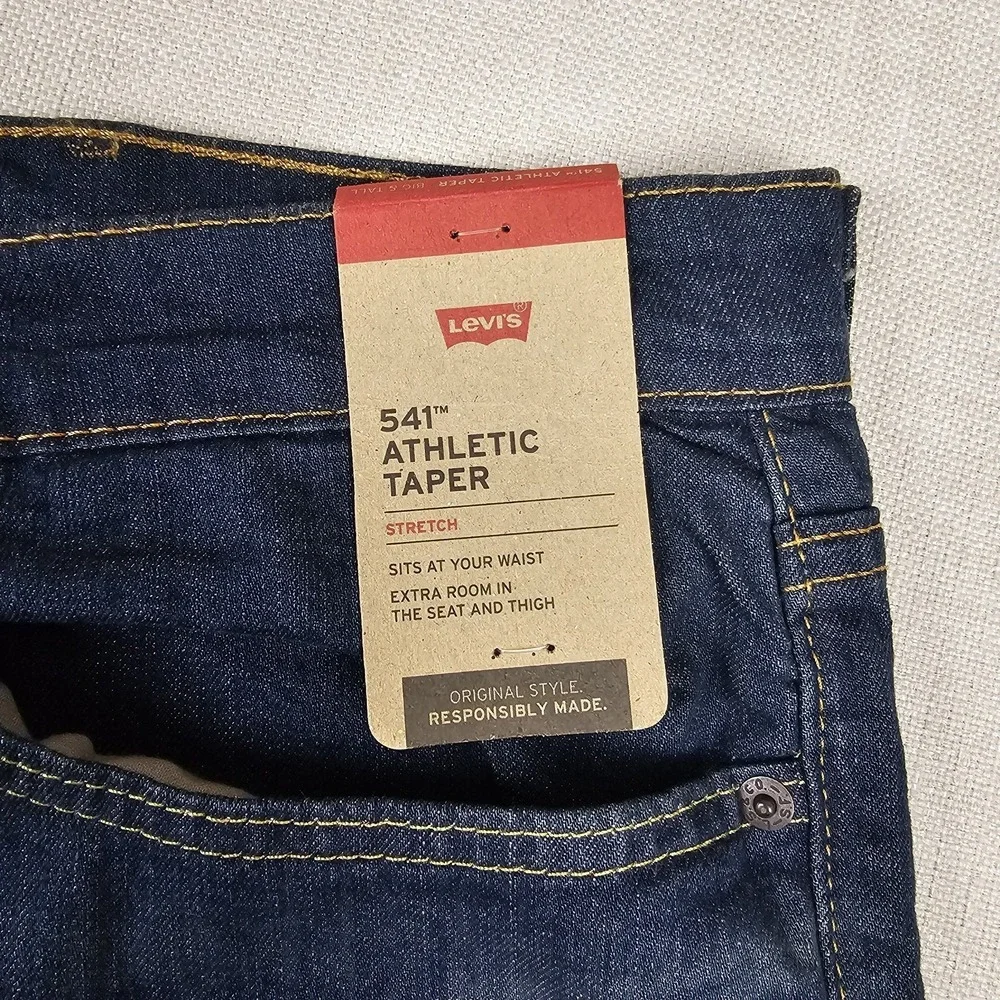 Levi's 541 Athletic Fit Denim Jeans Mens 44 x 30 Blue Medium Wash  NWT
